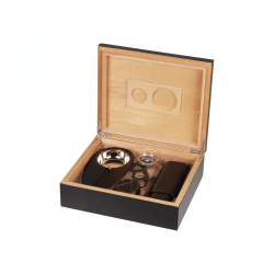 Set Umidor cu accesorii (negru) Set Umidor cu accesorii (negru)